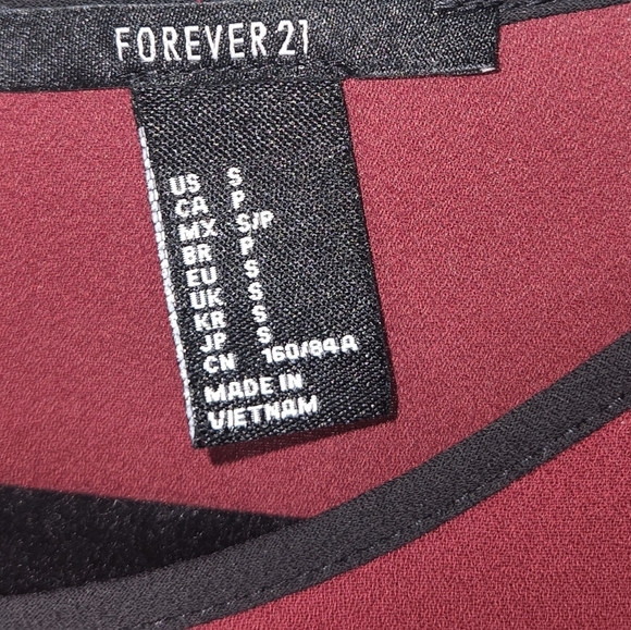 Forever 21 Burgundy Short Sleeve Dressy Top Size Small - Picture 3 of 4